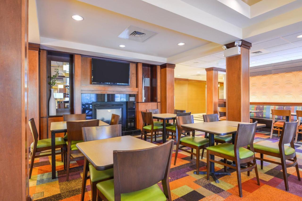 Fairfield Inn & Suites Уайт-Марш Экстерьер фото