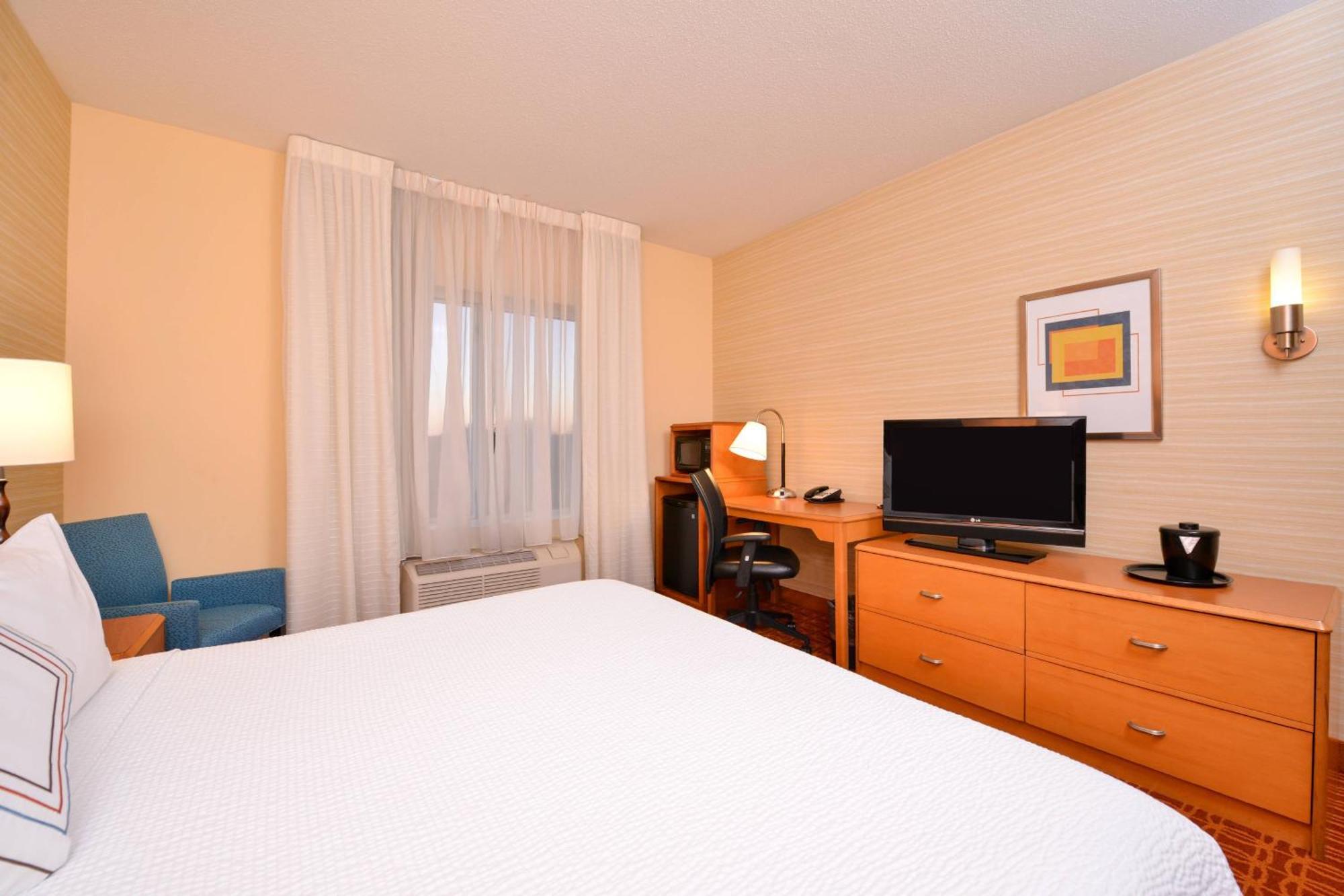 Fairfield Inn & Suites Уайт-Марш Экстерьер фото