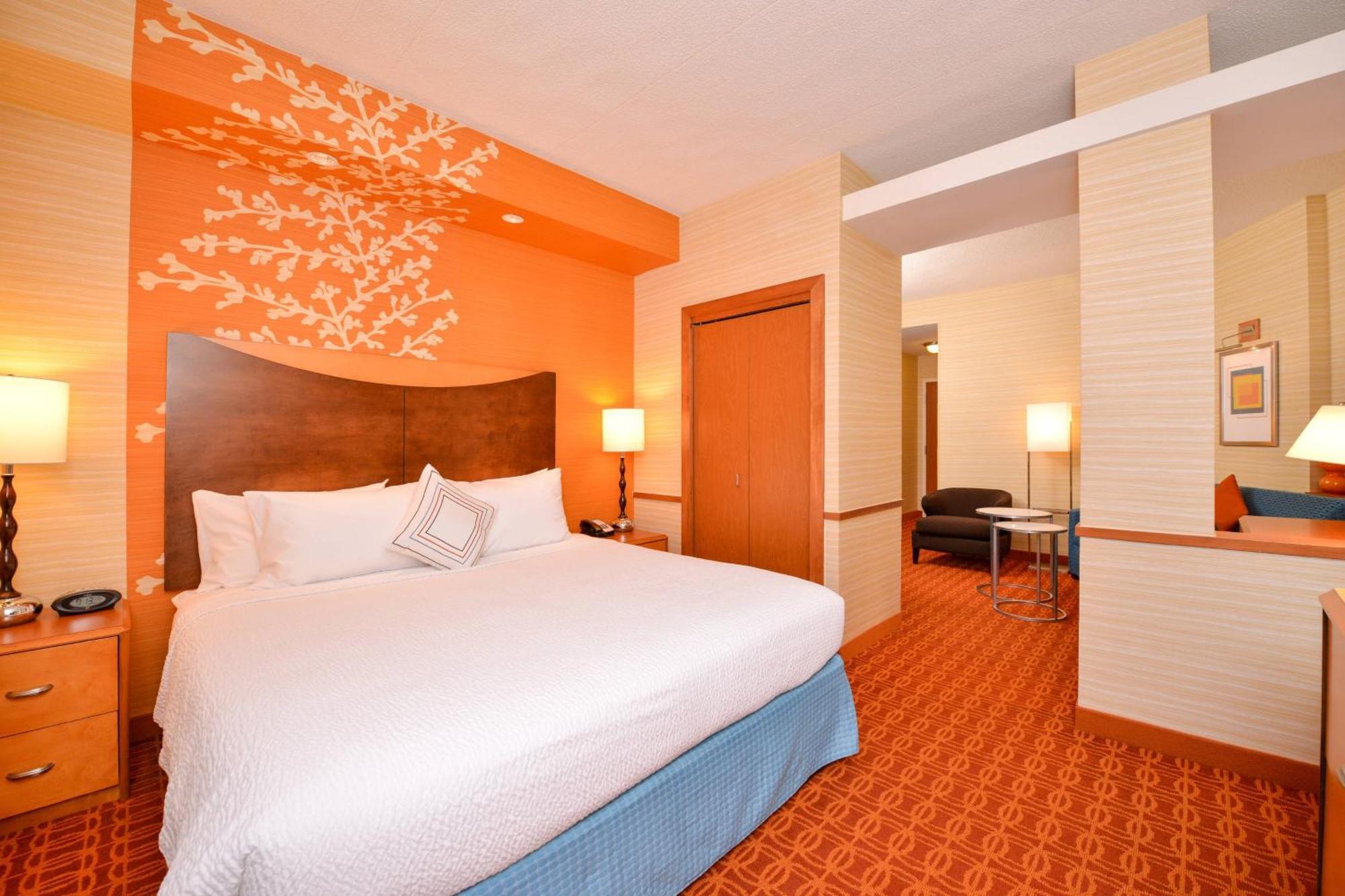 Fairfield Inn & Suites Уайт-Марш Экстерьер фото