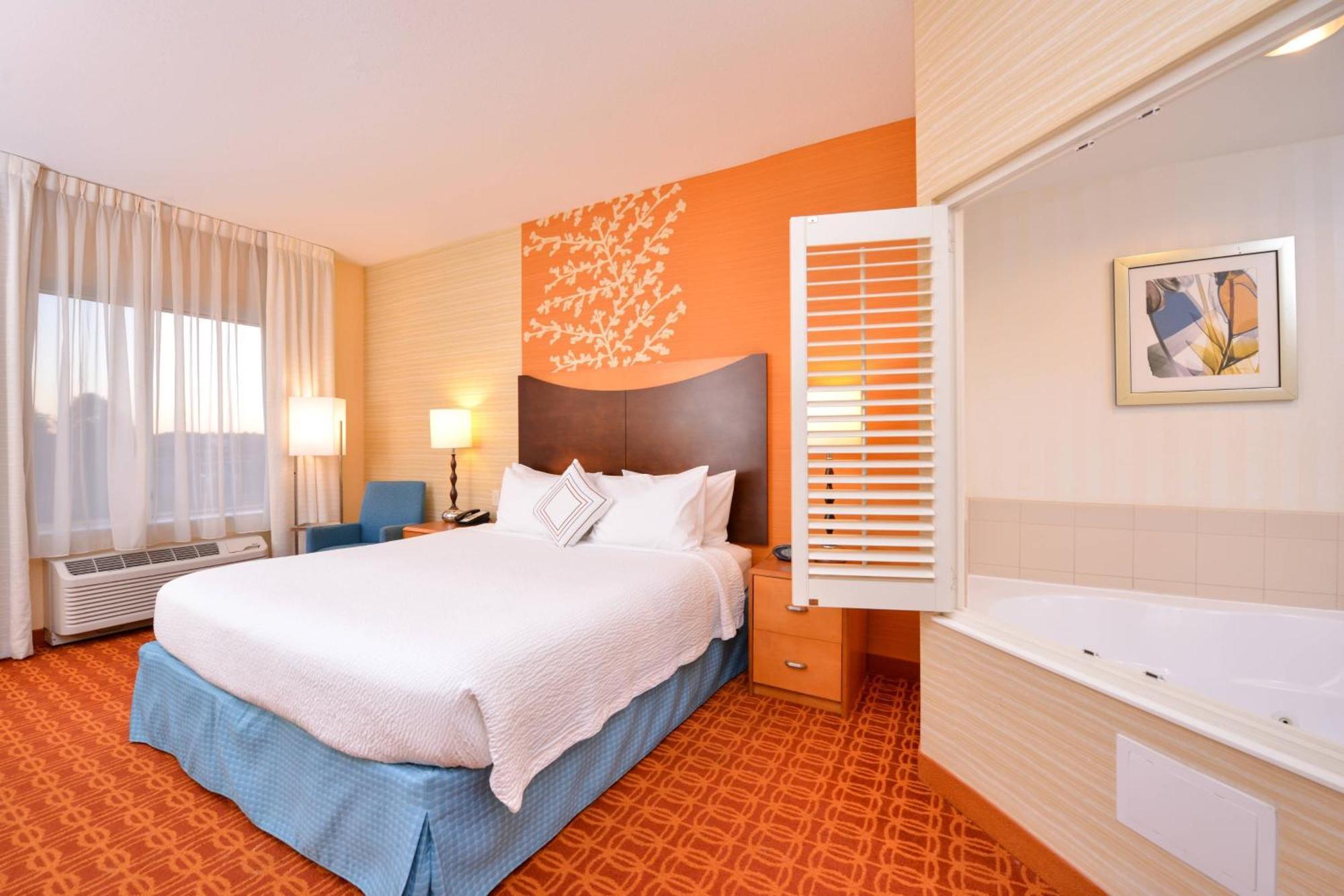 Fairfield Inn & Suites Уайт-Марш Экстерьер фото