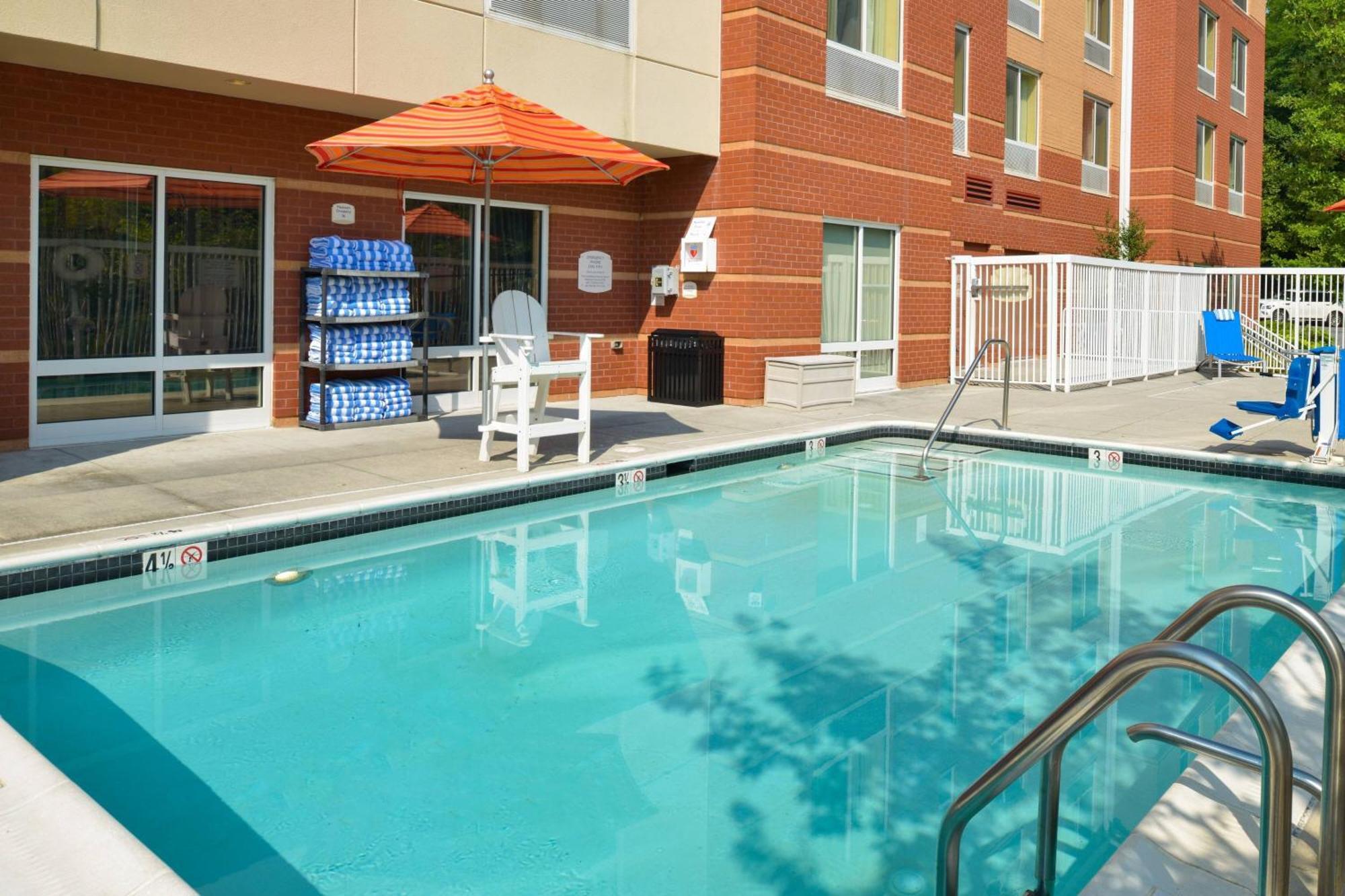 Fairfield Inn & Suites Уайт-Марш Экстерьер фото