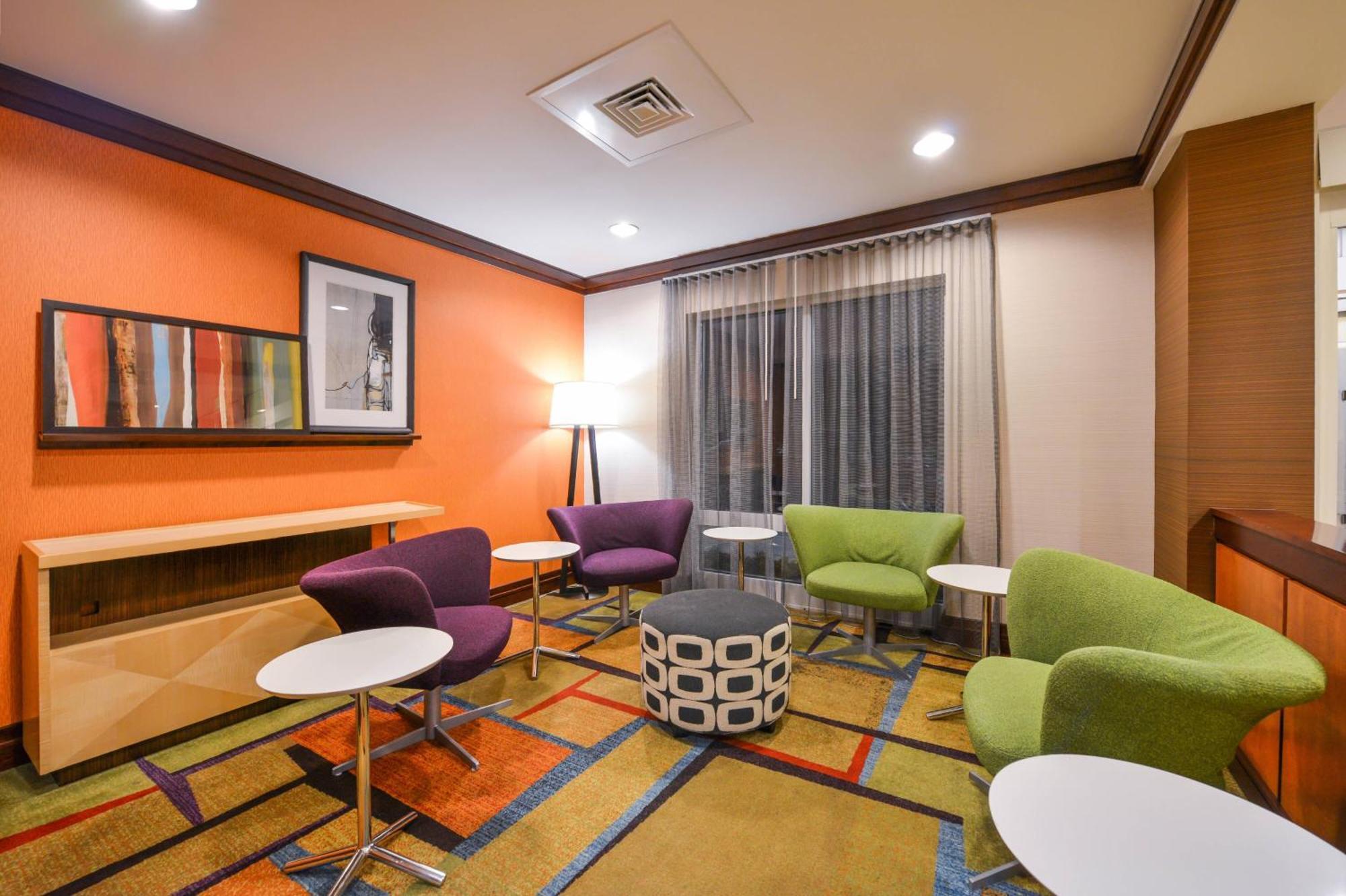 Fairfield Inn & Suites Уайт-Марш Экстерьер фото